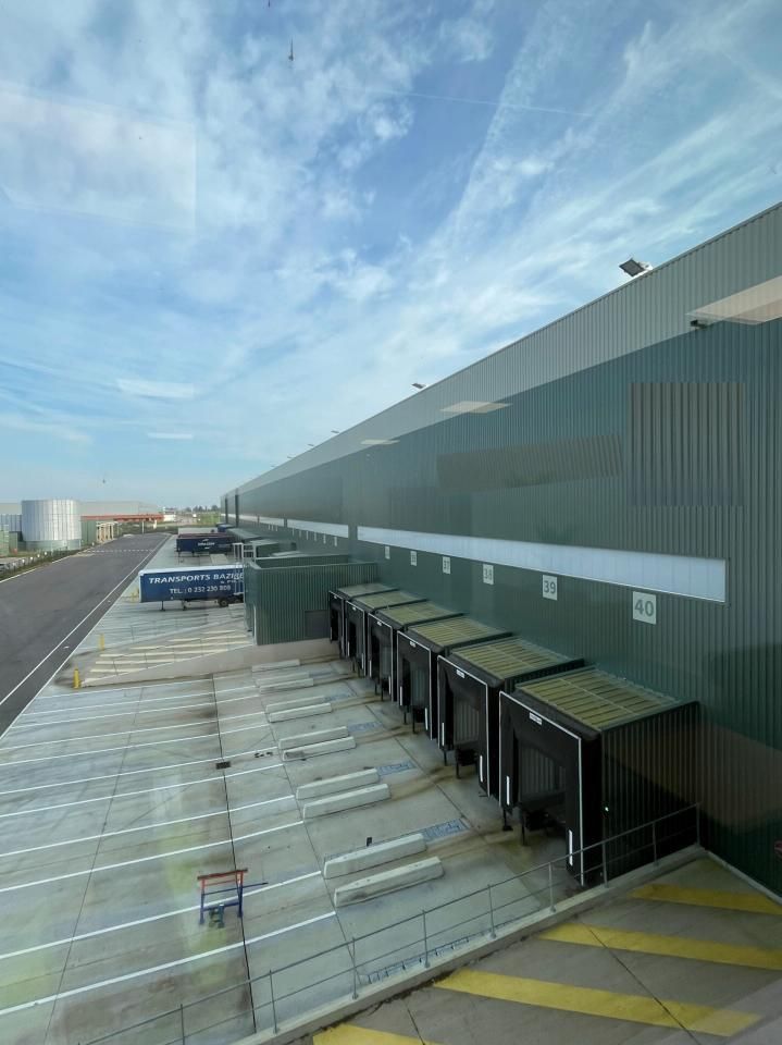 69136 m² pour cetentrepôts classe a en location à Heudebouville