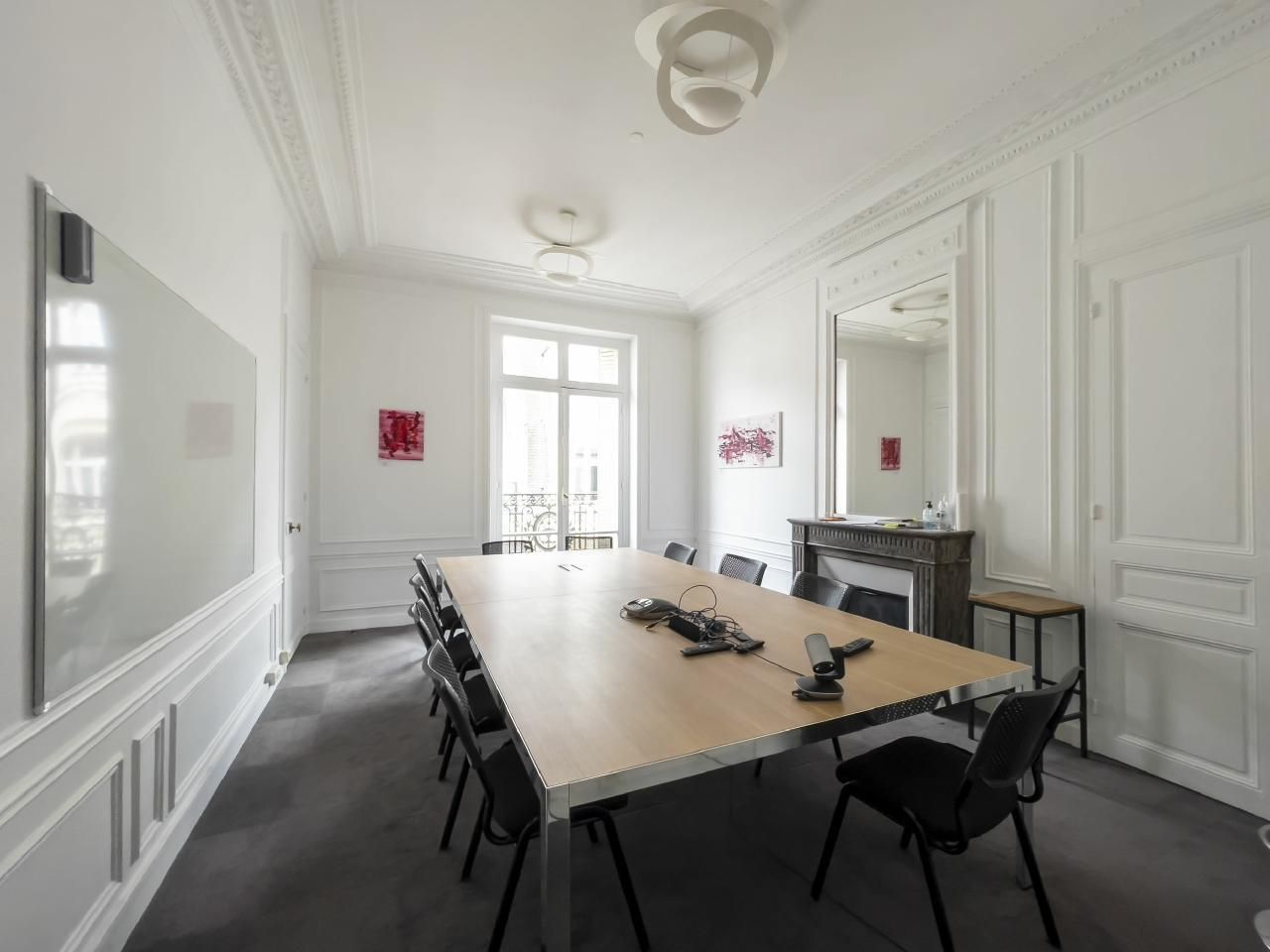 860 m² pour ce bureaux en location à Paris