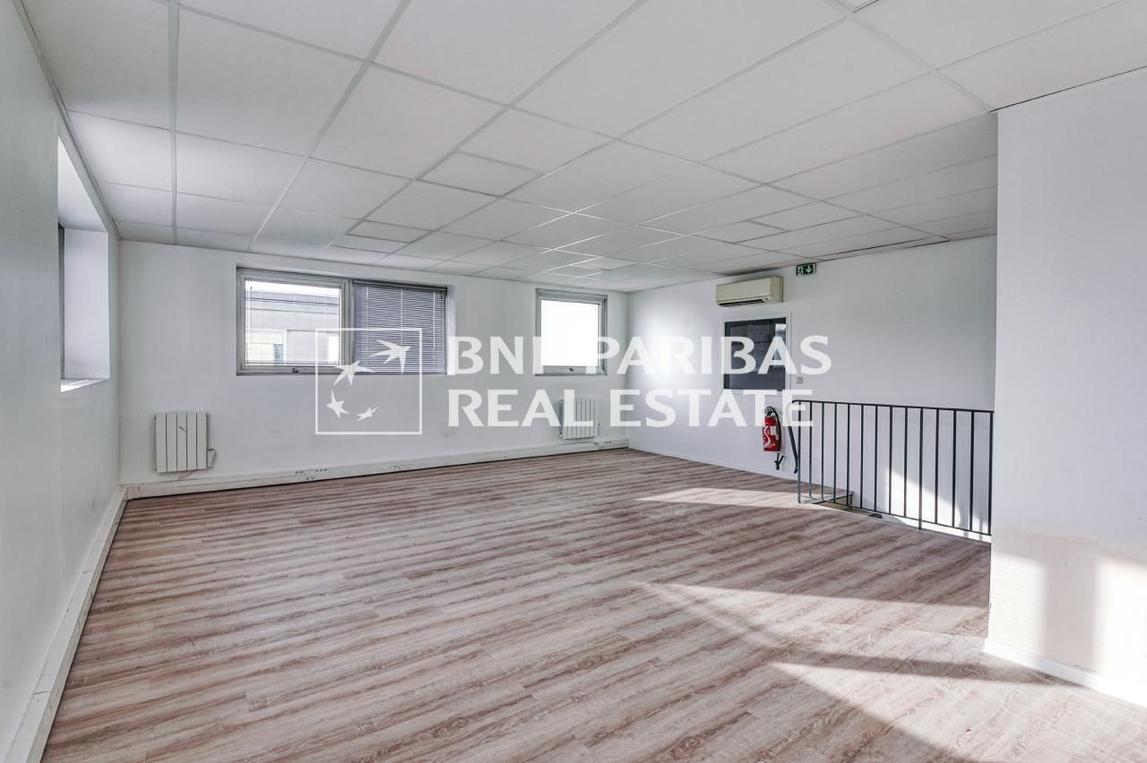 309 m² pour ce activité en location à Chilly mazarin