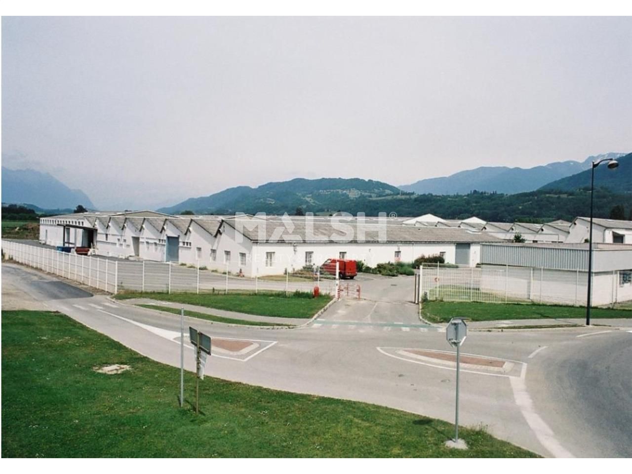 Au sein d'un parc industriel sécurisé, nous vous 