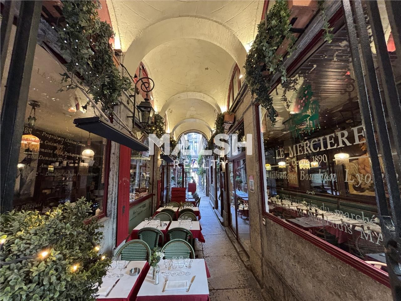 Retrouvez des BUREAUX À LA LOCATION de 100 m² sit