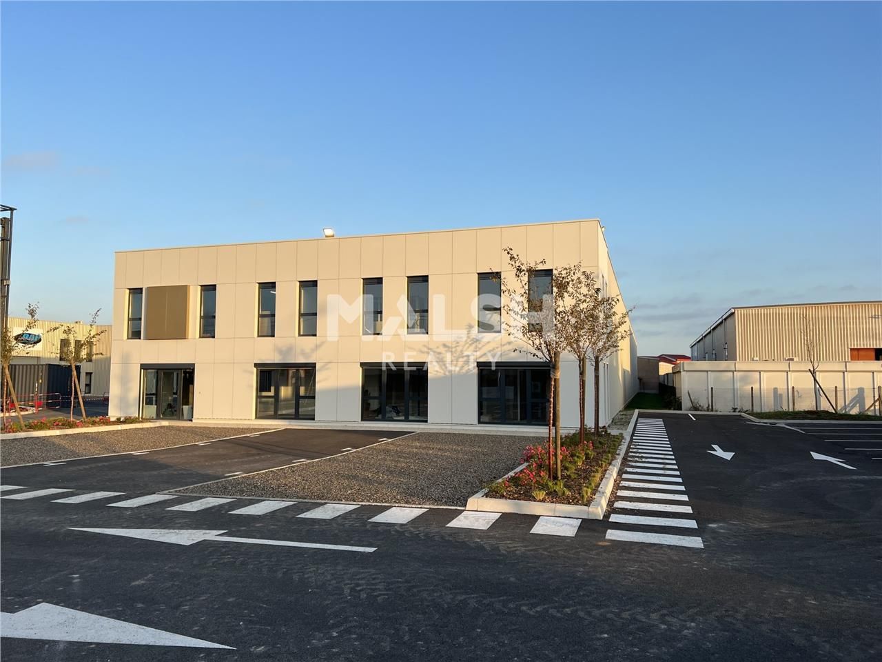 Au sein d'un parc d'activités, nous vous proposon