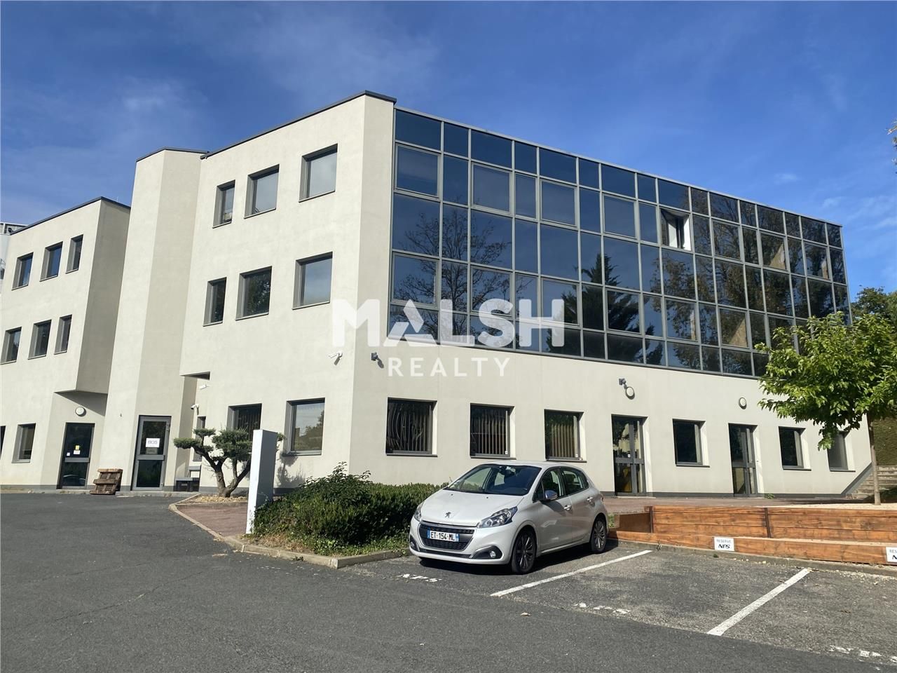 Nous vous proposons, à la location, une surface d