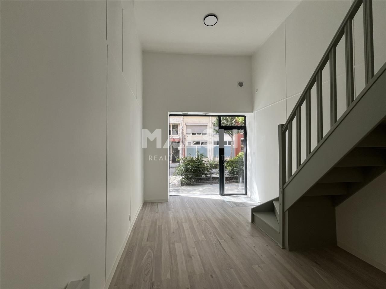 Nous vous proposons la location d'un local commer