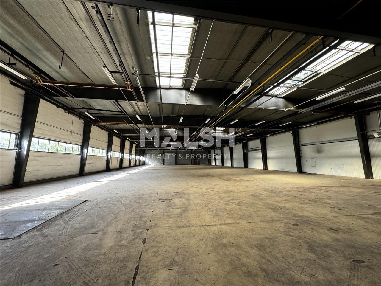 Nous vous proposons à la location, un local d'act