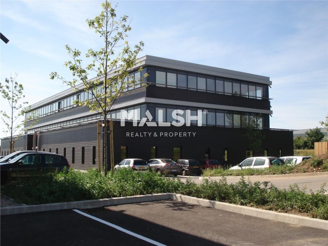 MALSH Realty & Property vous propose, un immeuble