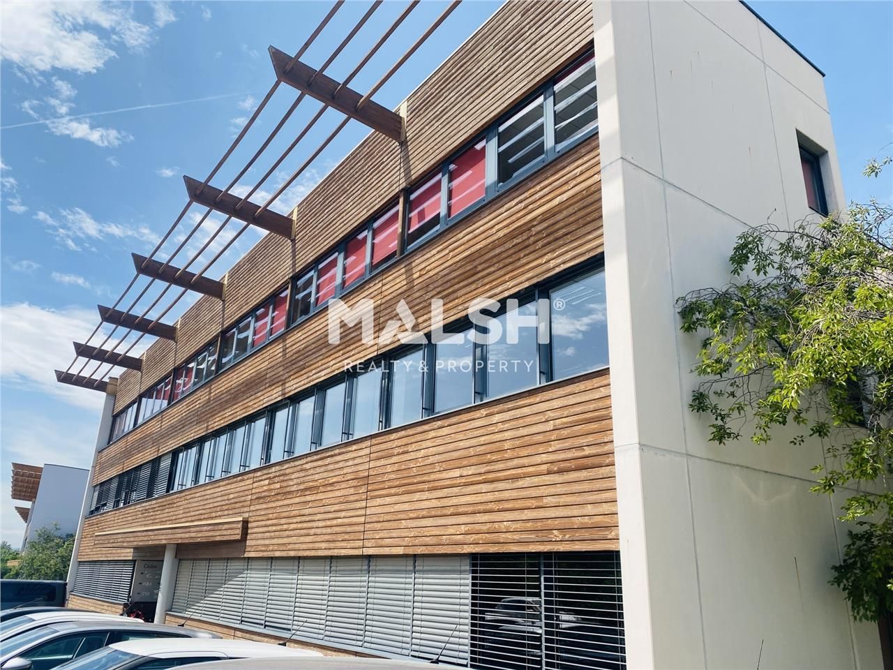 Au bord de l'A43, au sein du Parc Technologique d