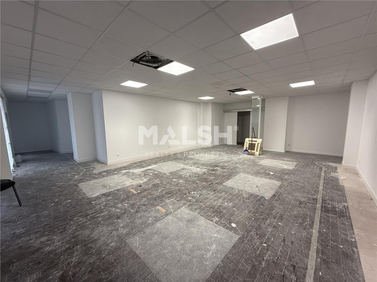 Nous vous proposons à la location, une surface co