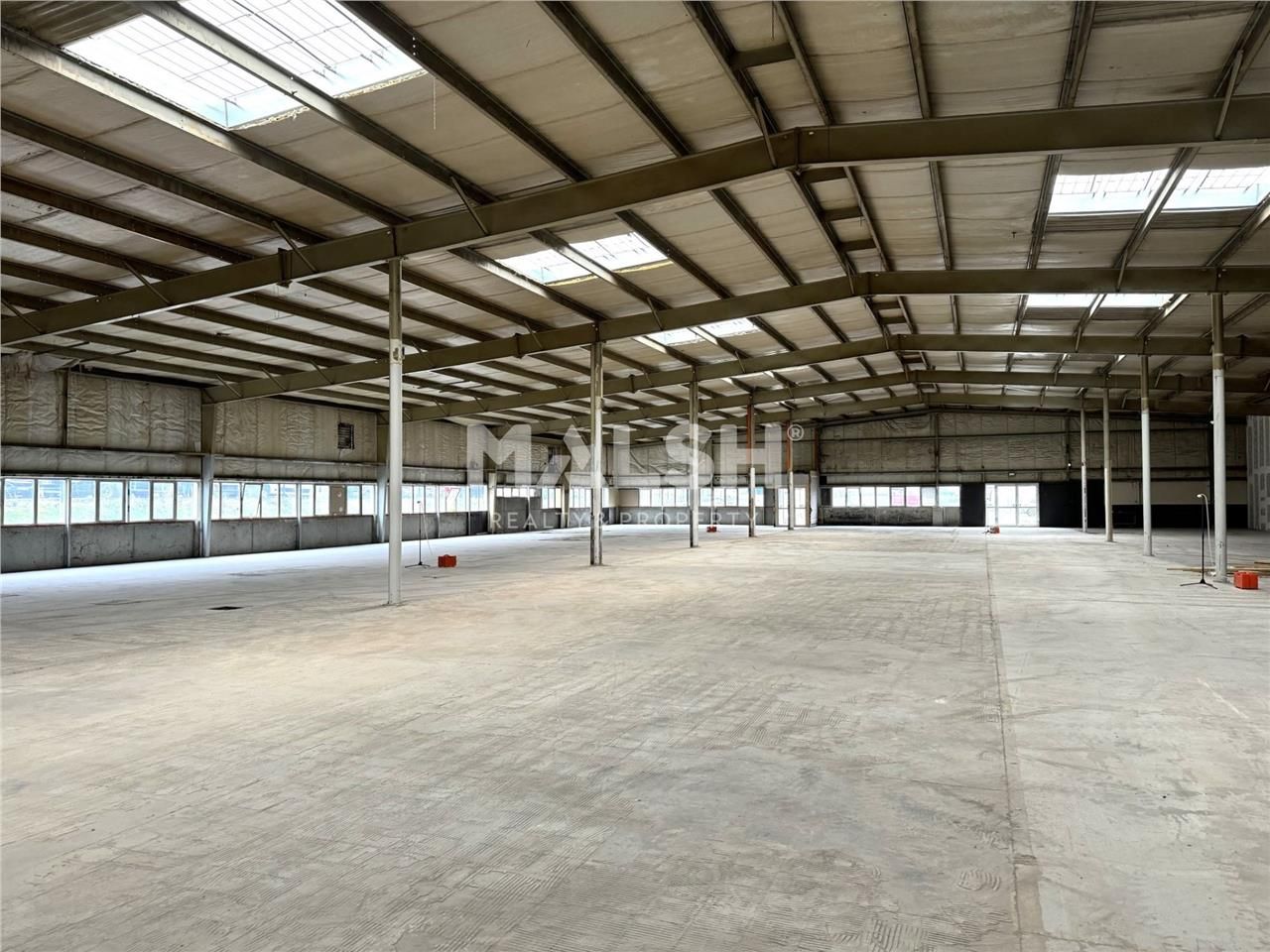 Nous vous proposons à la location, un local brut 