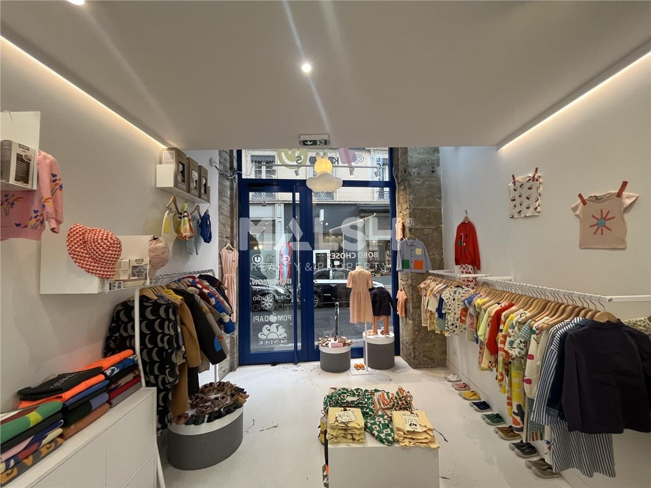 Nous vous proposons la location d'un local commer