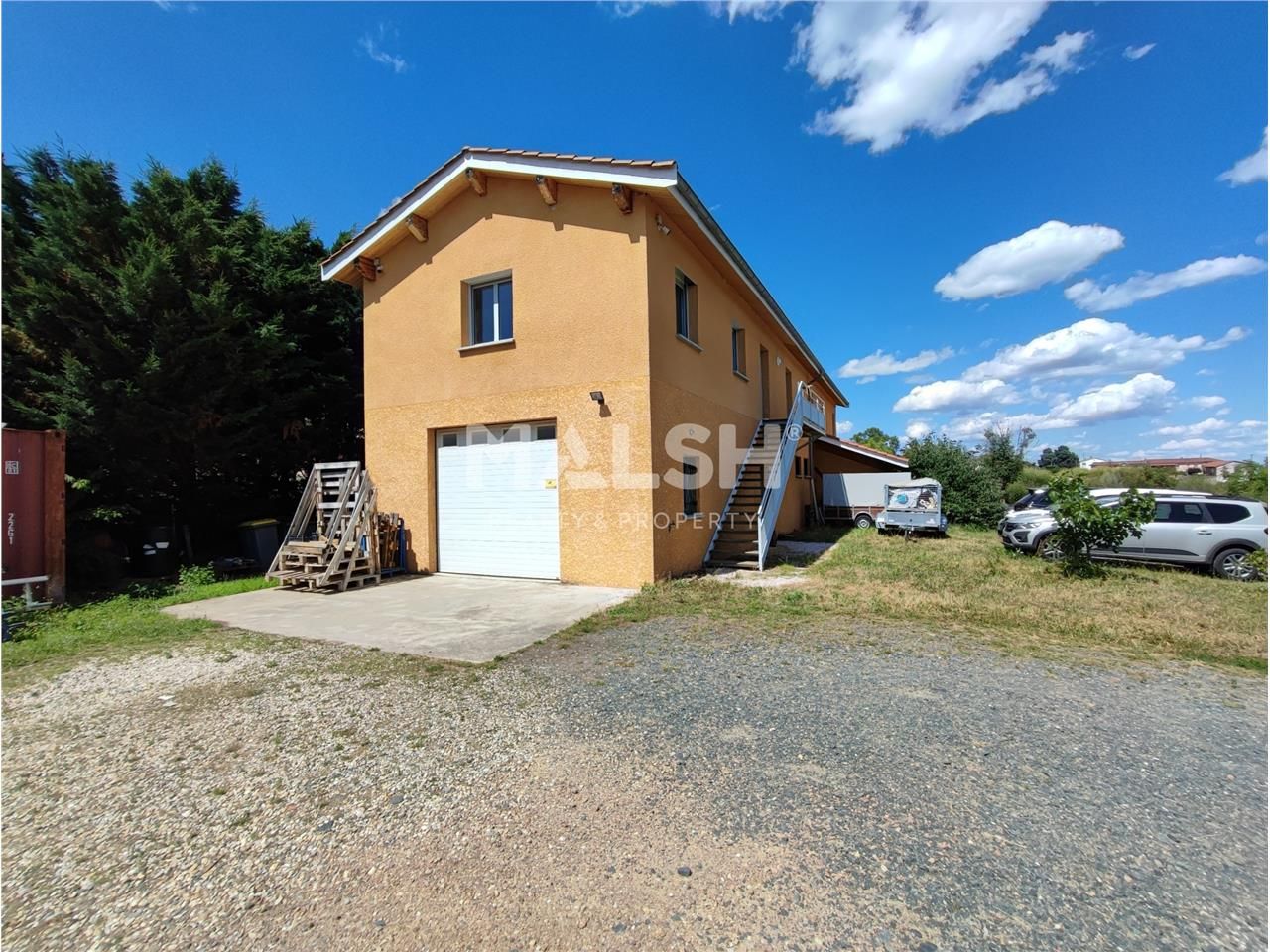 Nous vous proposons à la location, un local d'act