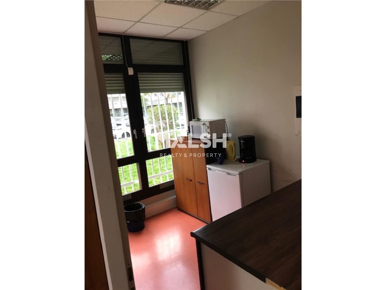 Nous vous proposons, à la vente, une surface de b