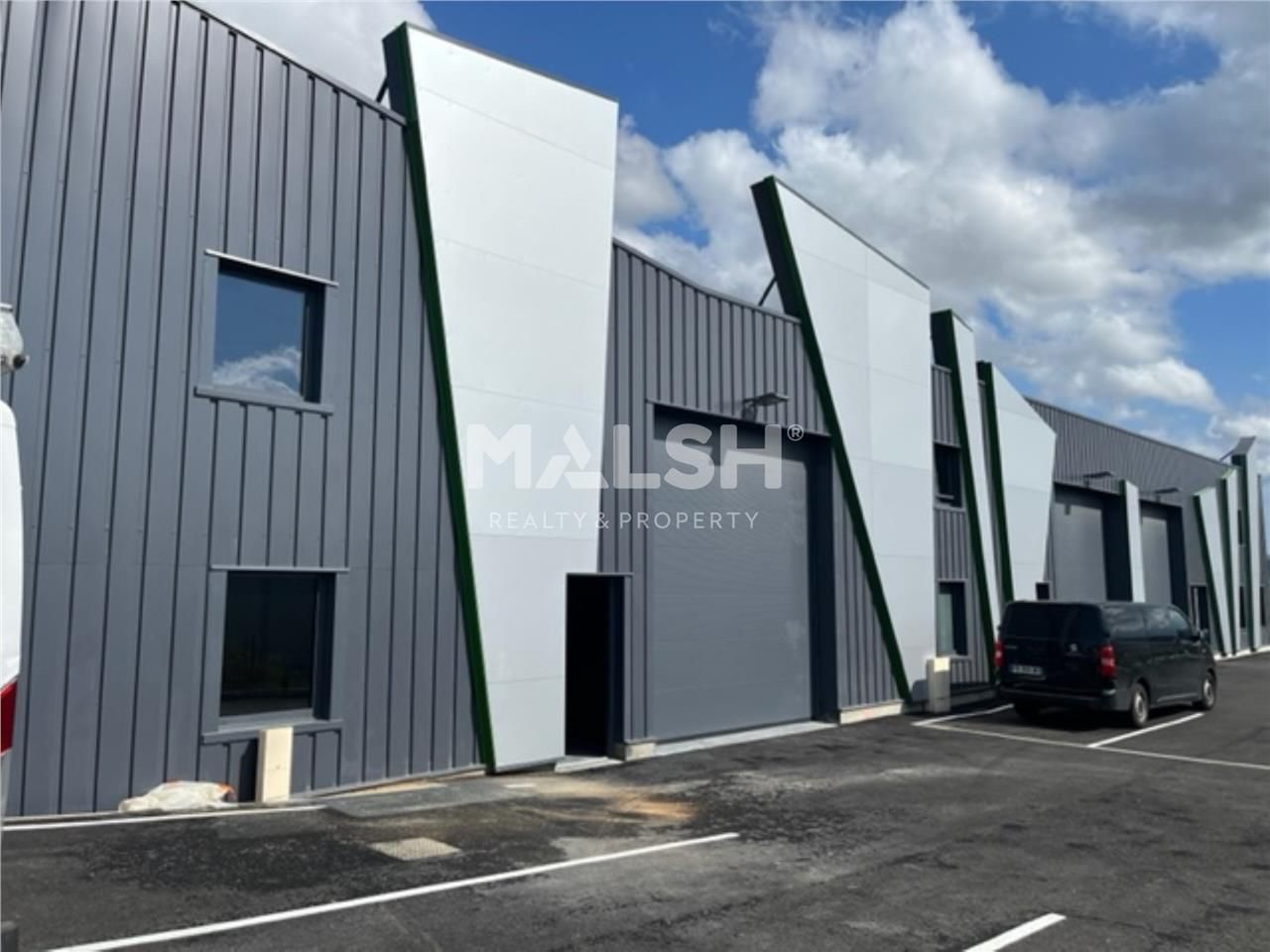 Au sein d'un parc d'activités, nous vous proposon