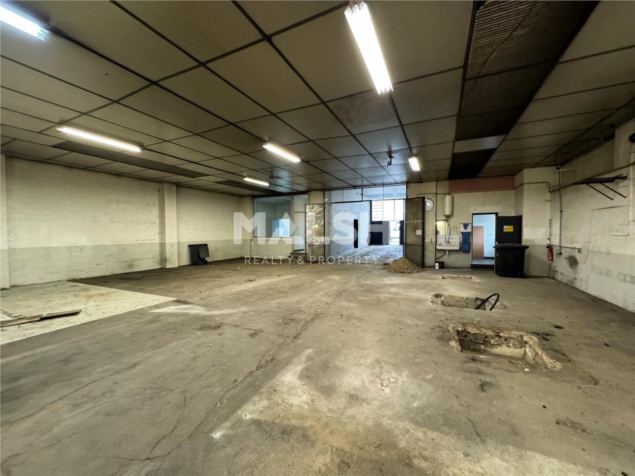 Nous vous proposons à la location, un local d'act