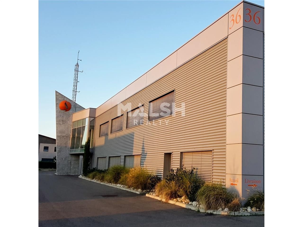 Sur un terrain indépendant et clos de 6028 m², no