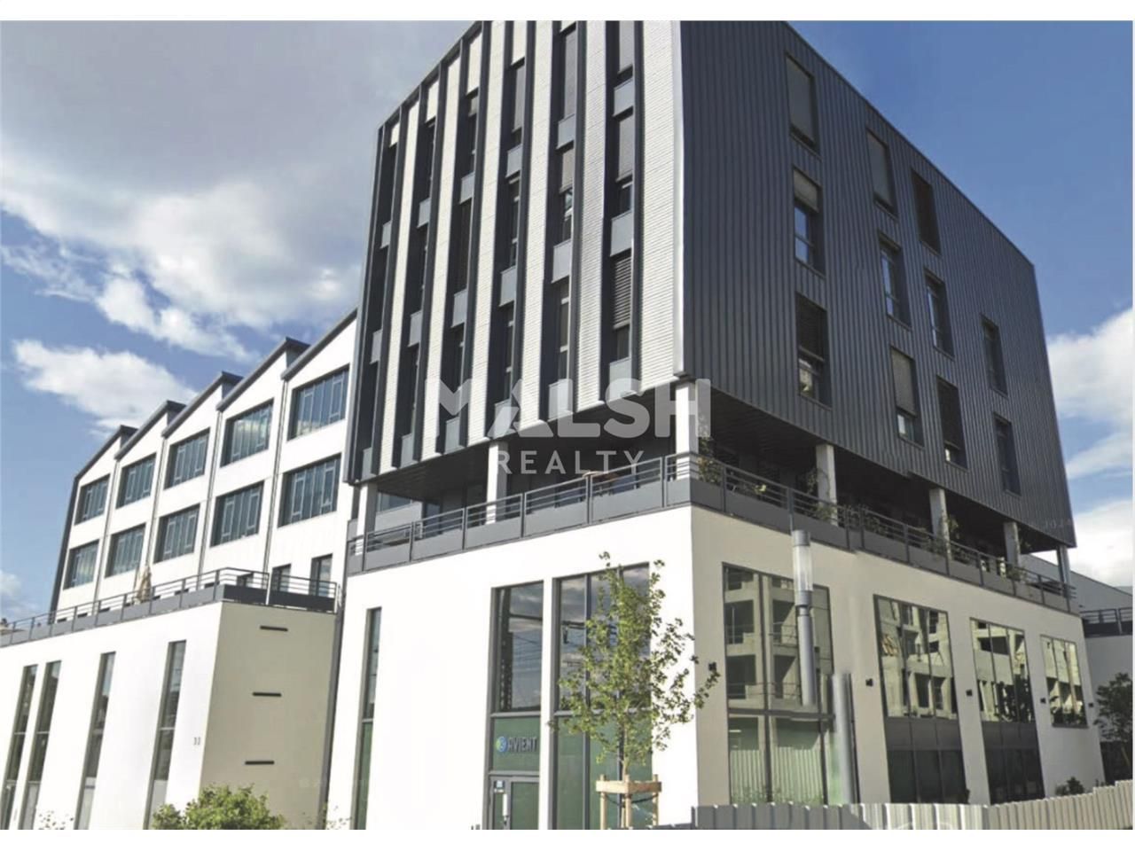 A proximité immédiate de la gare de Jean-Macé, no