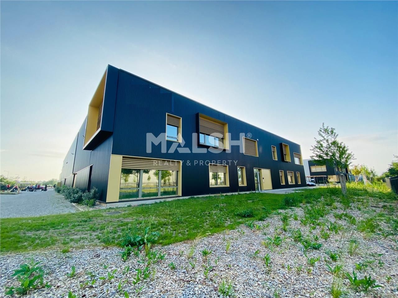 Au sein d'un parc d'activités, nous vous proposon