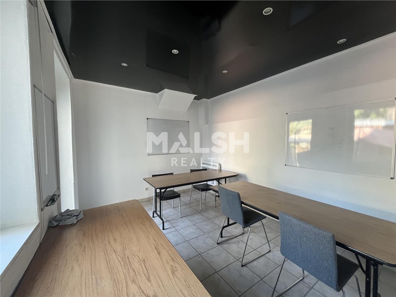 Nous vous proposons, à la vente, un Local commerc