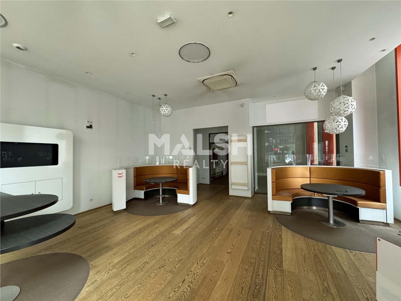 Nous vous proposons à la location une belle surfa