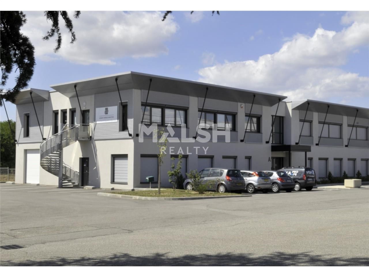 Au sein d'un parc d'activités à Saint-Priest, nou