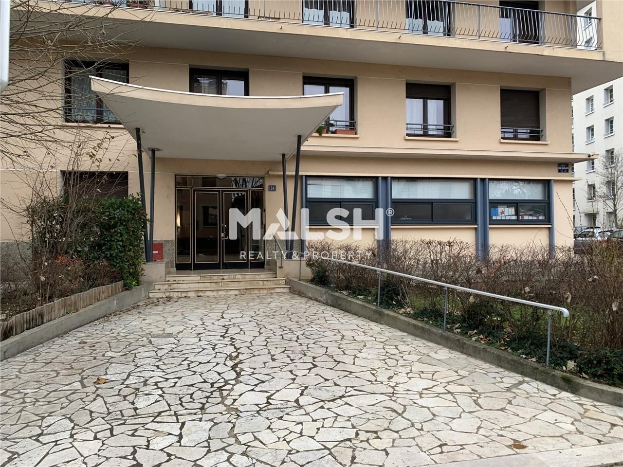 Nous vous proposons à la vente, des bureaux d'une