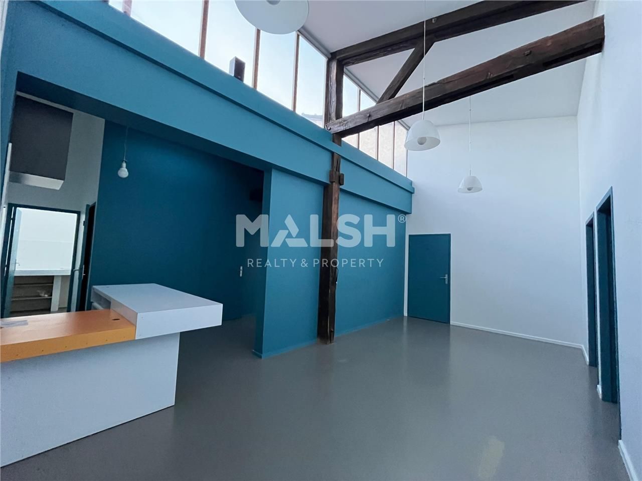 Nous vous proposons un local à louer à Belleville