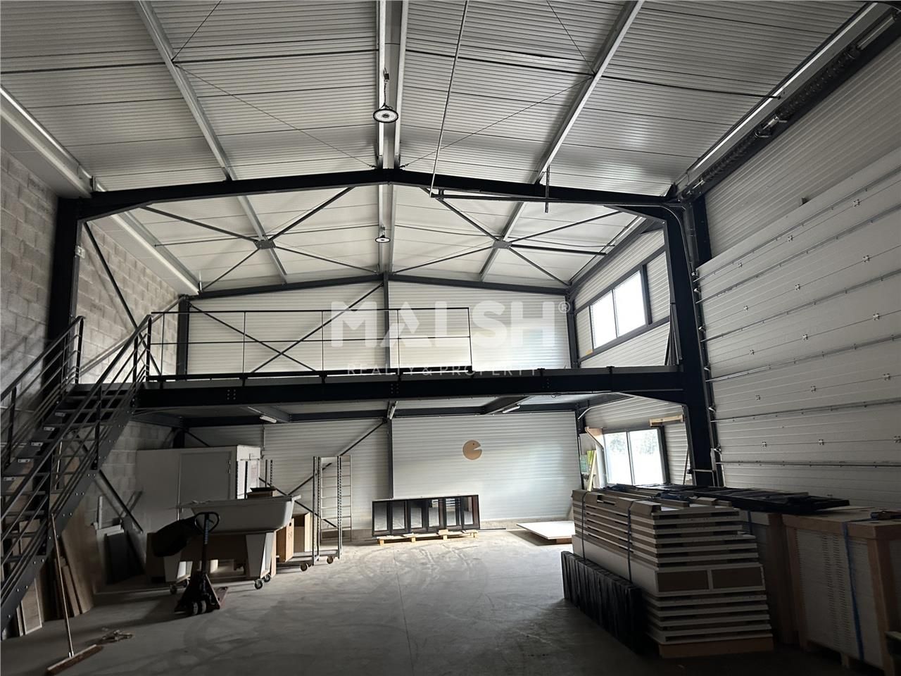 Nous vous proposons à la location, un local d'act