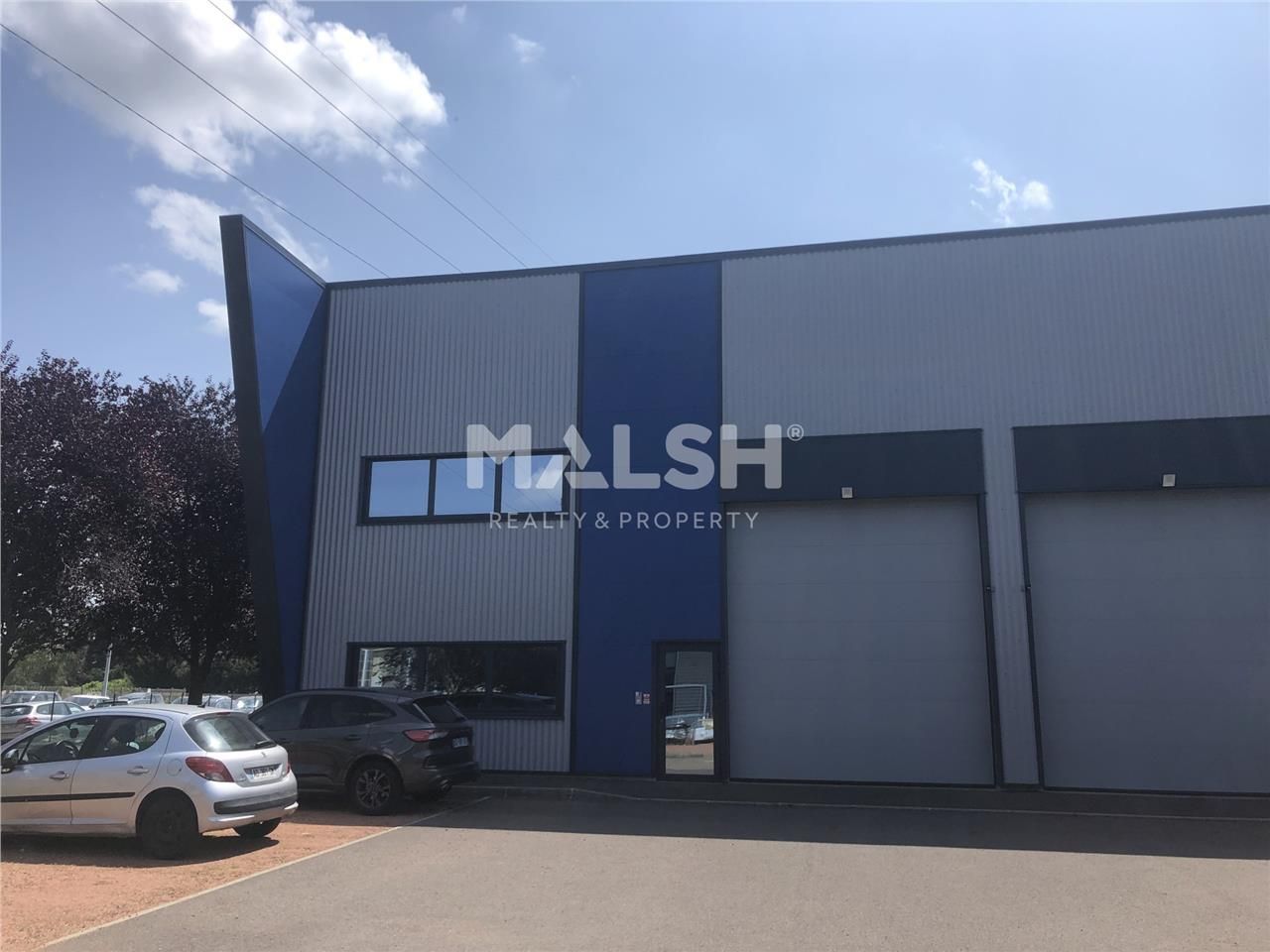 Dans la ZA du Coteau à proximité immédiate de la 