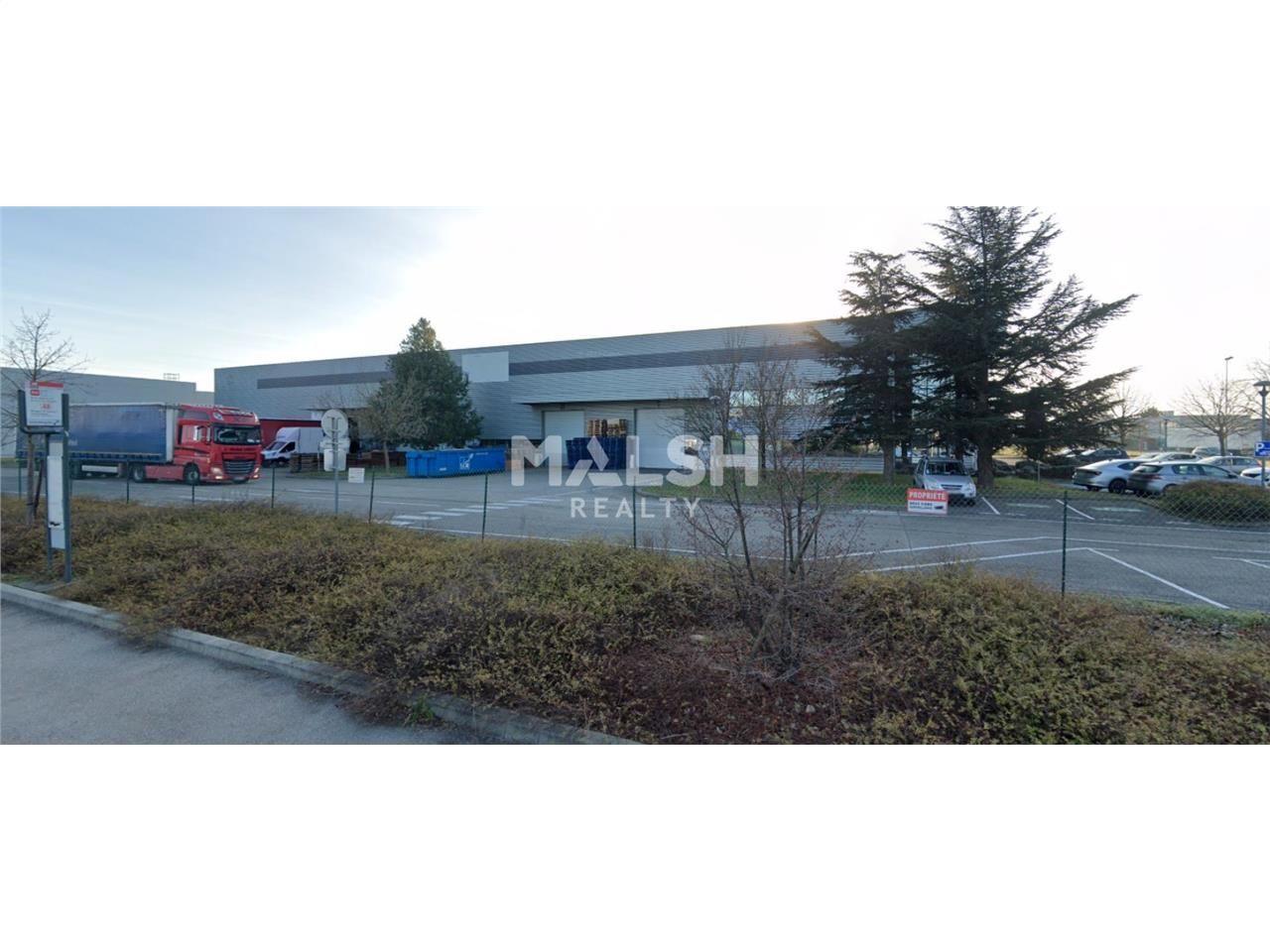 Sur un site clos et sécurisé accessible par gros 