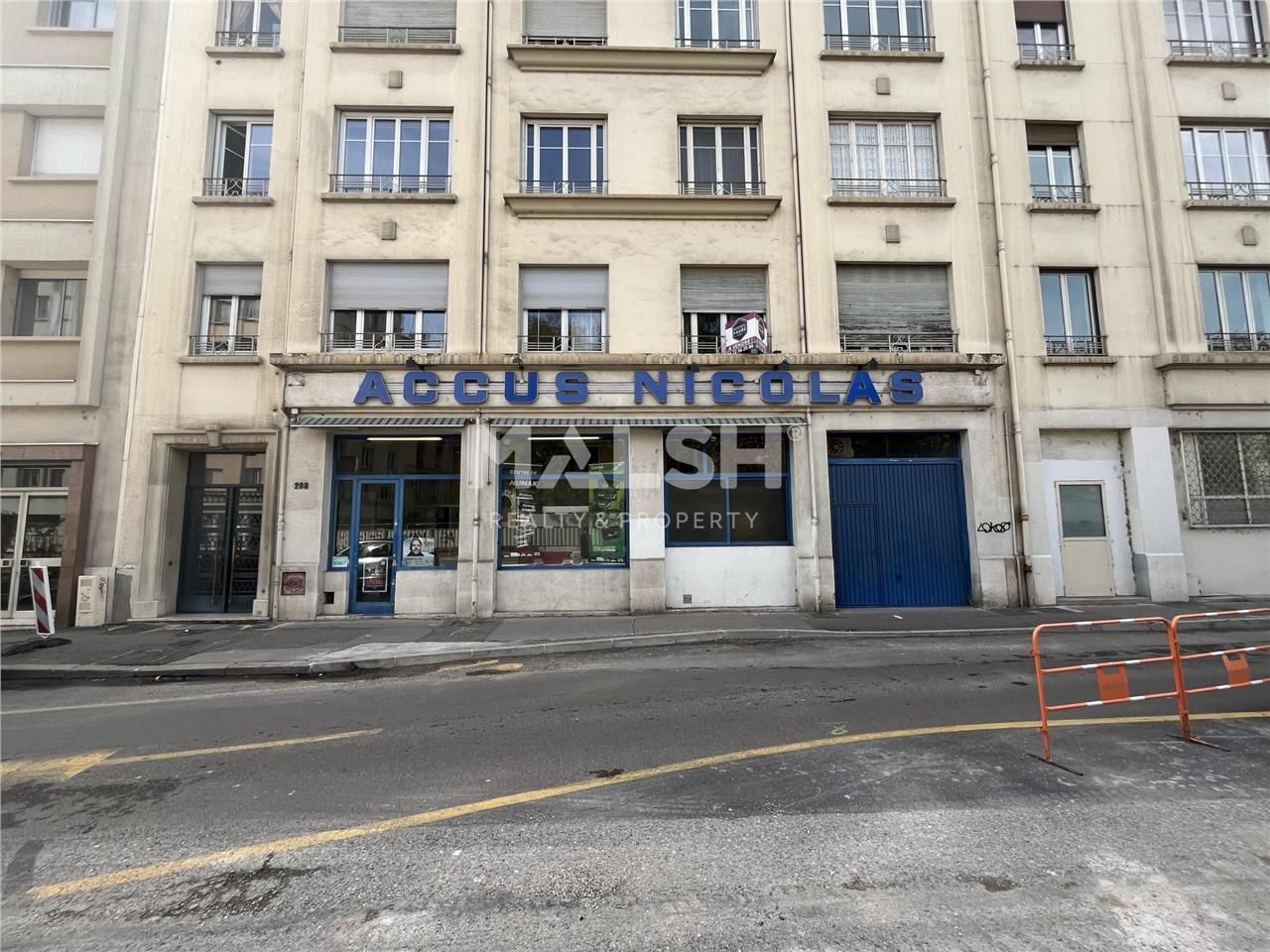 Situé dans le quartier Garibaldi à Lyon 3ème, sur