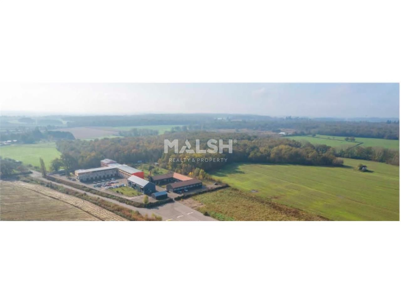 Vente entrepots 5686 m² non divisibles