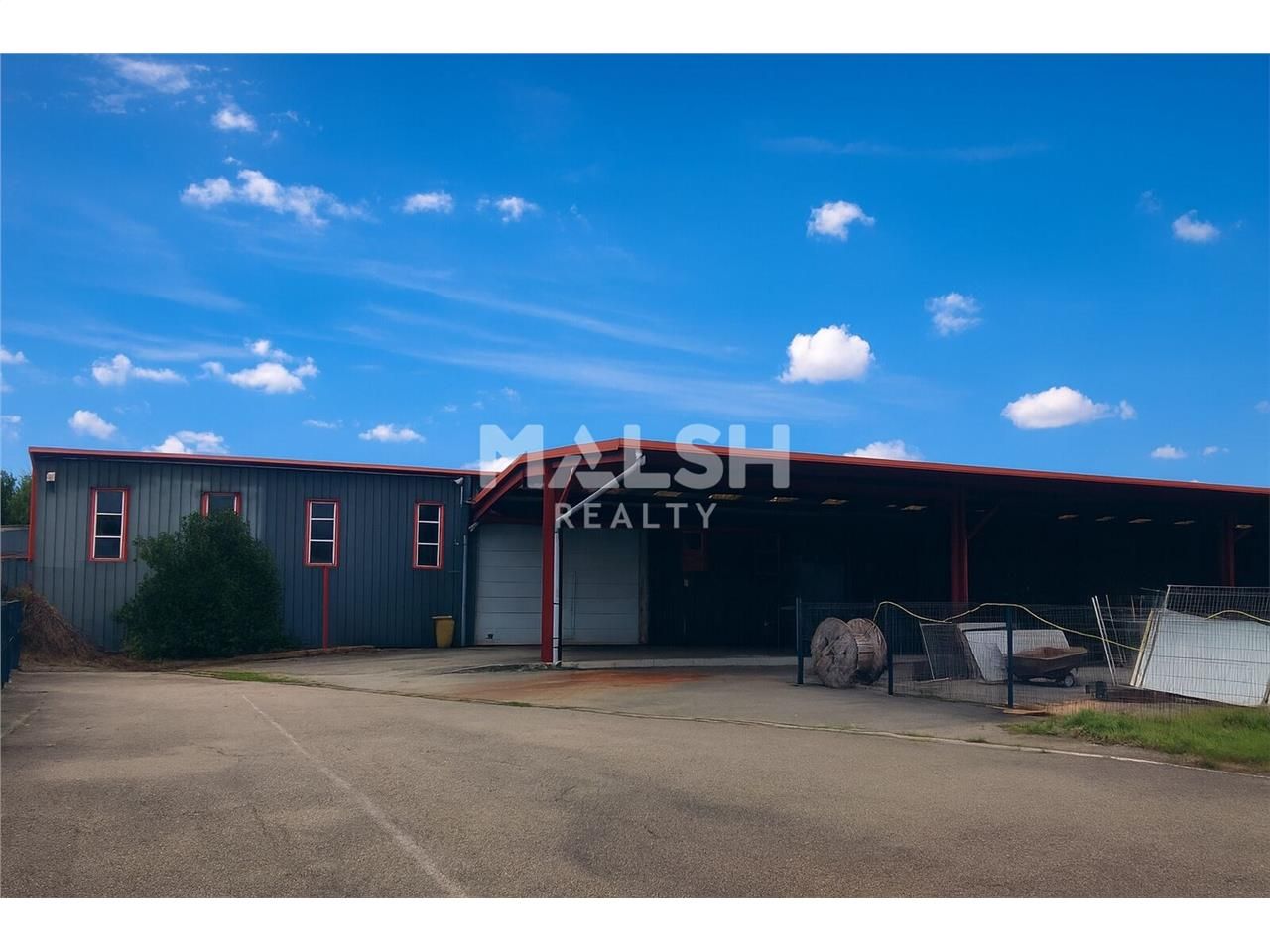 Nous vous proposons à la location, un local d'act