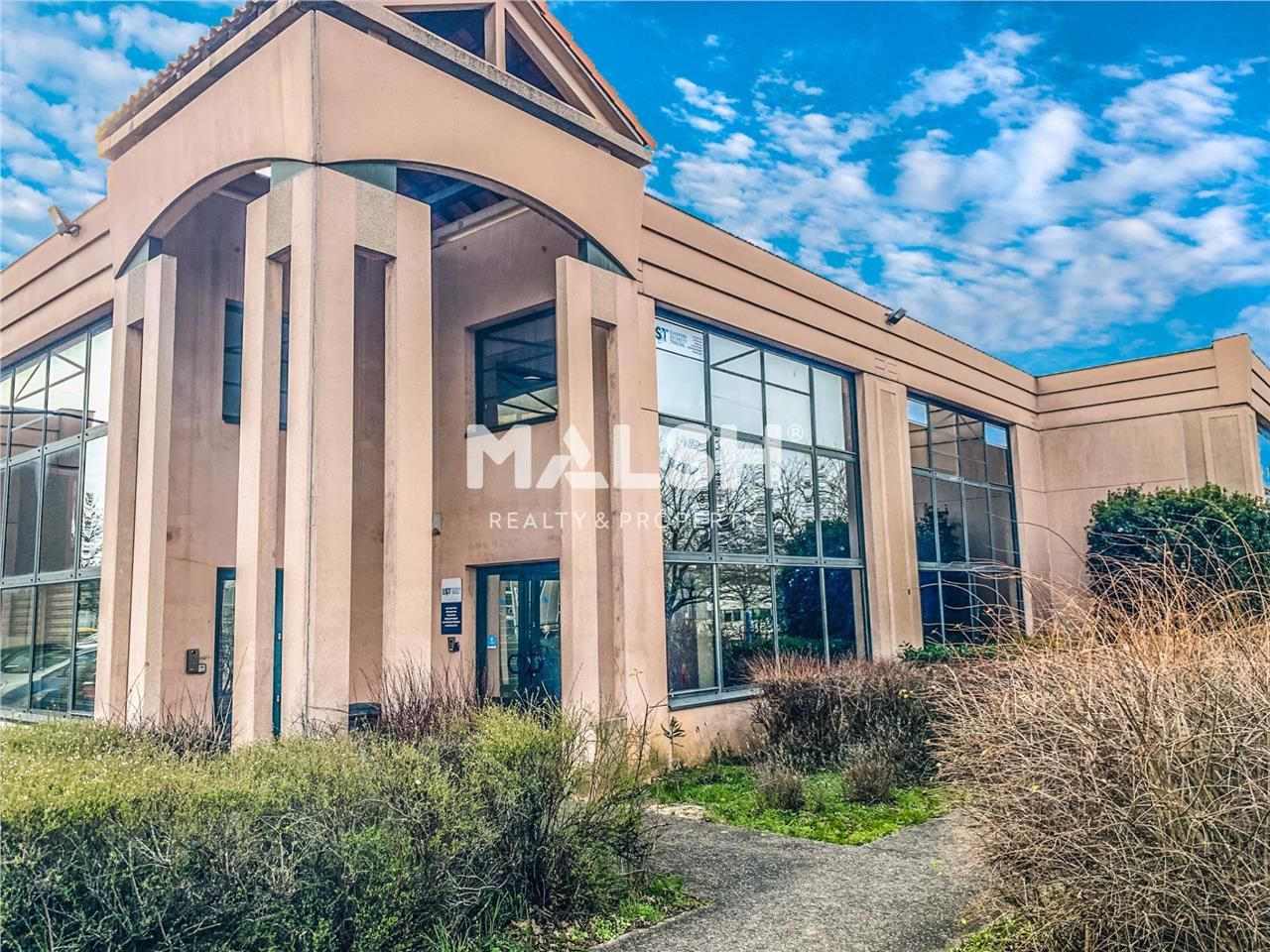 Au coeur de la ZAC du Chêne à BRON, nous vous pro