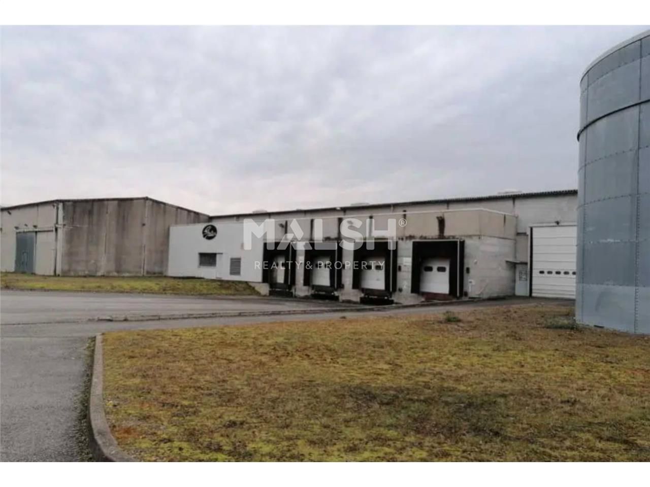 Sur un terrain indépendant de 12 500 m², nous vou