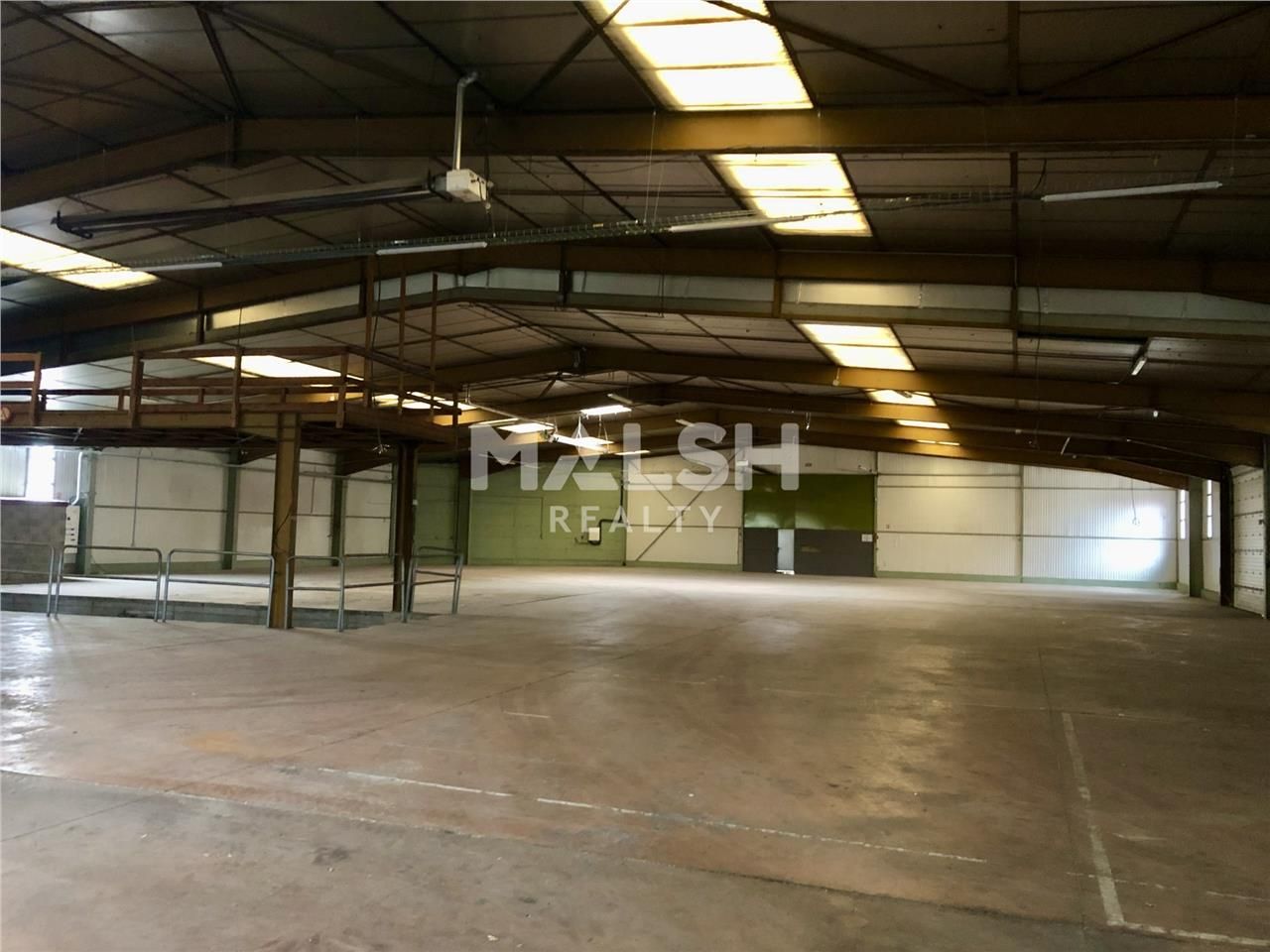 Nous vous proposons à la vente, un bâtiment d'act