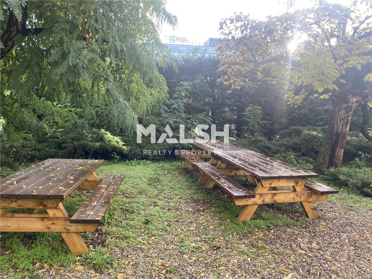 Nous vous propoons à la location 113 m² de bureau