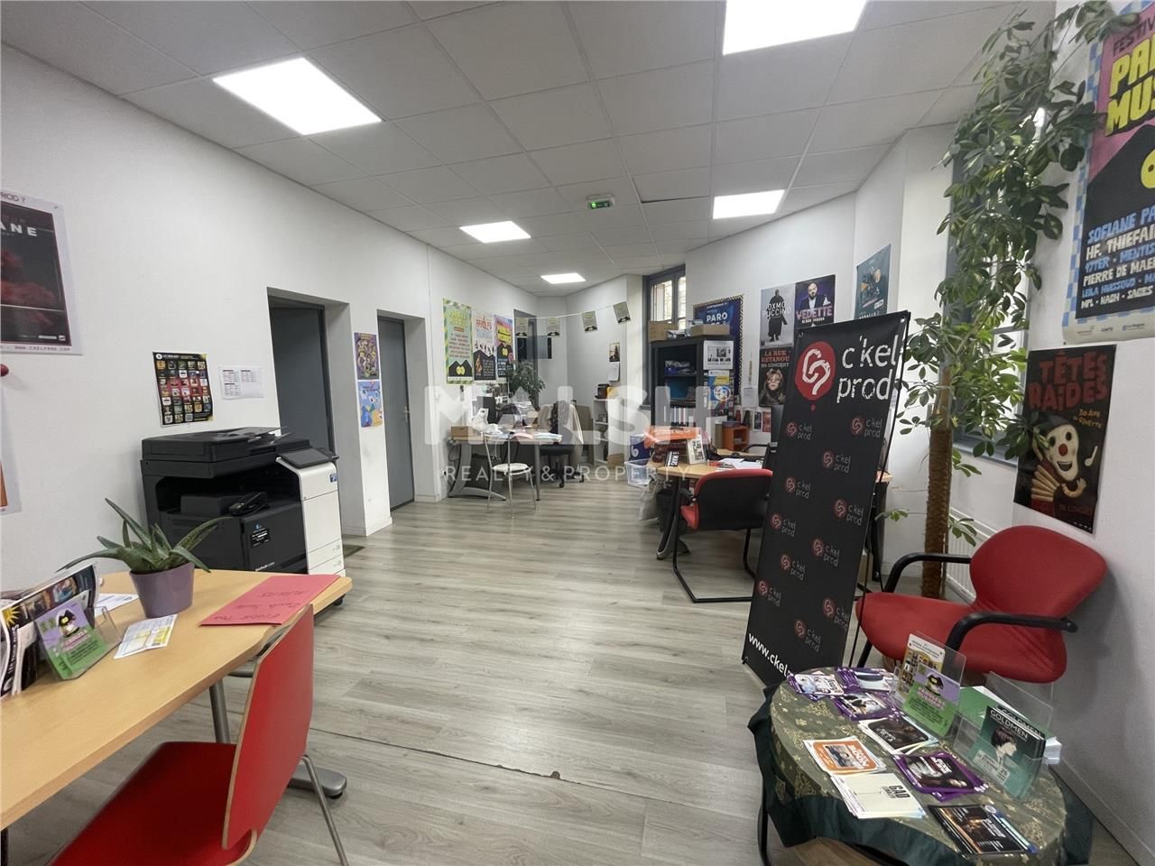 Nous vous proposons à la location,, un immeuble d