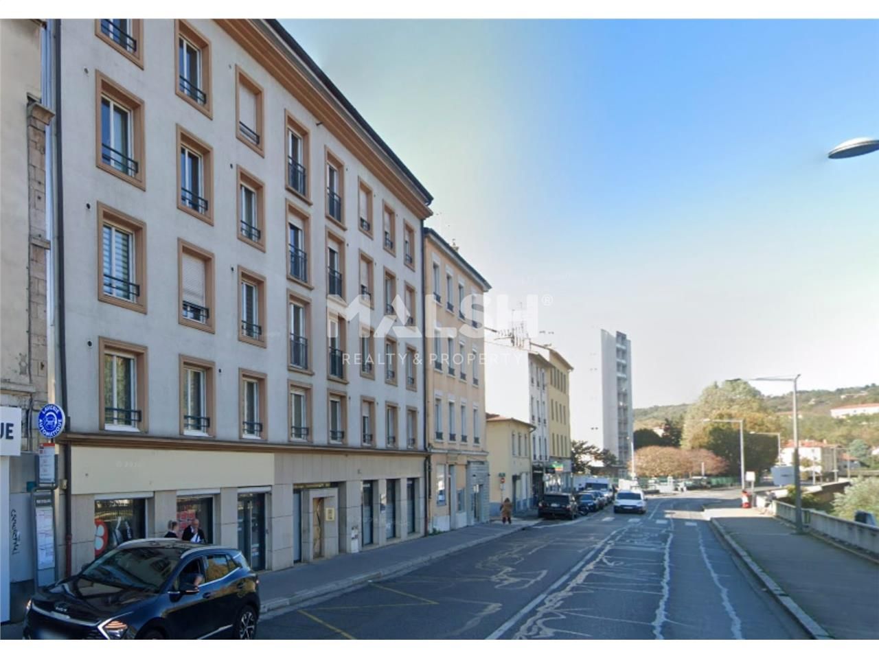 Nous vous proposons à la location, un local comme