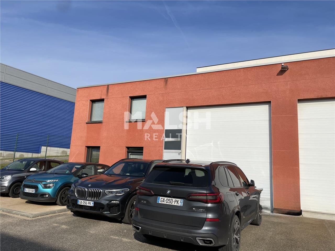 Bien rare à la vente !  Au sein d'un parc d'activ