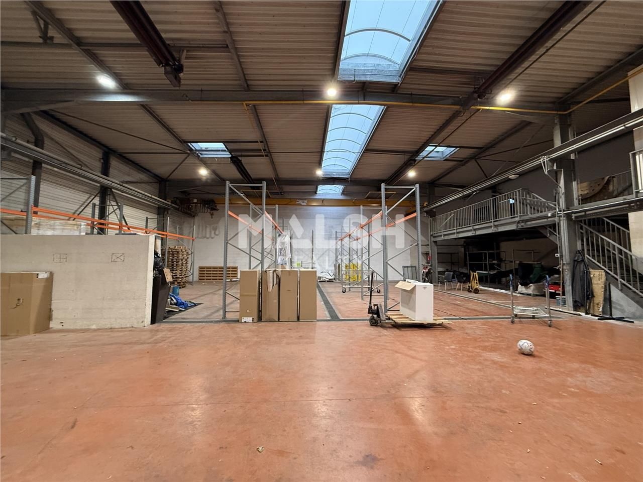 Au coeur de la ZAC du Chêne à Bron dans un parc c