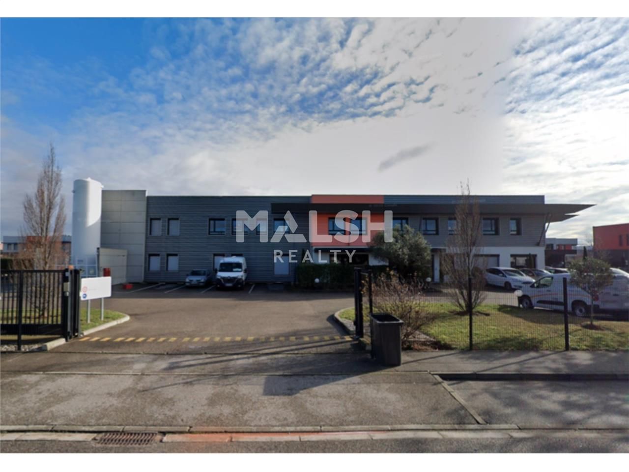 Sur un terrain indépendant et clos de 3946 m², no