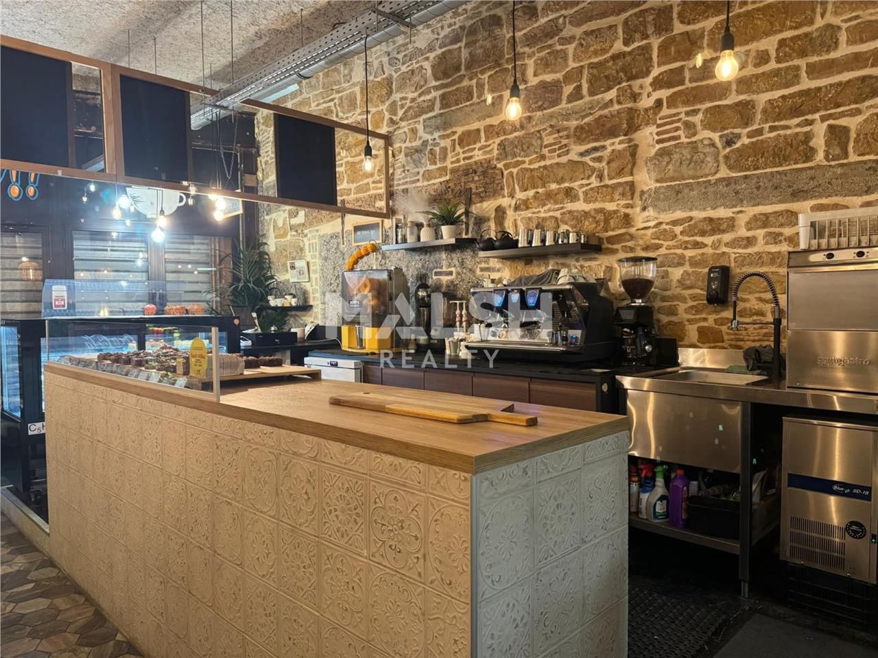 Nous vous proposons à la cession un salon de thé/