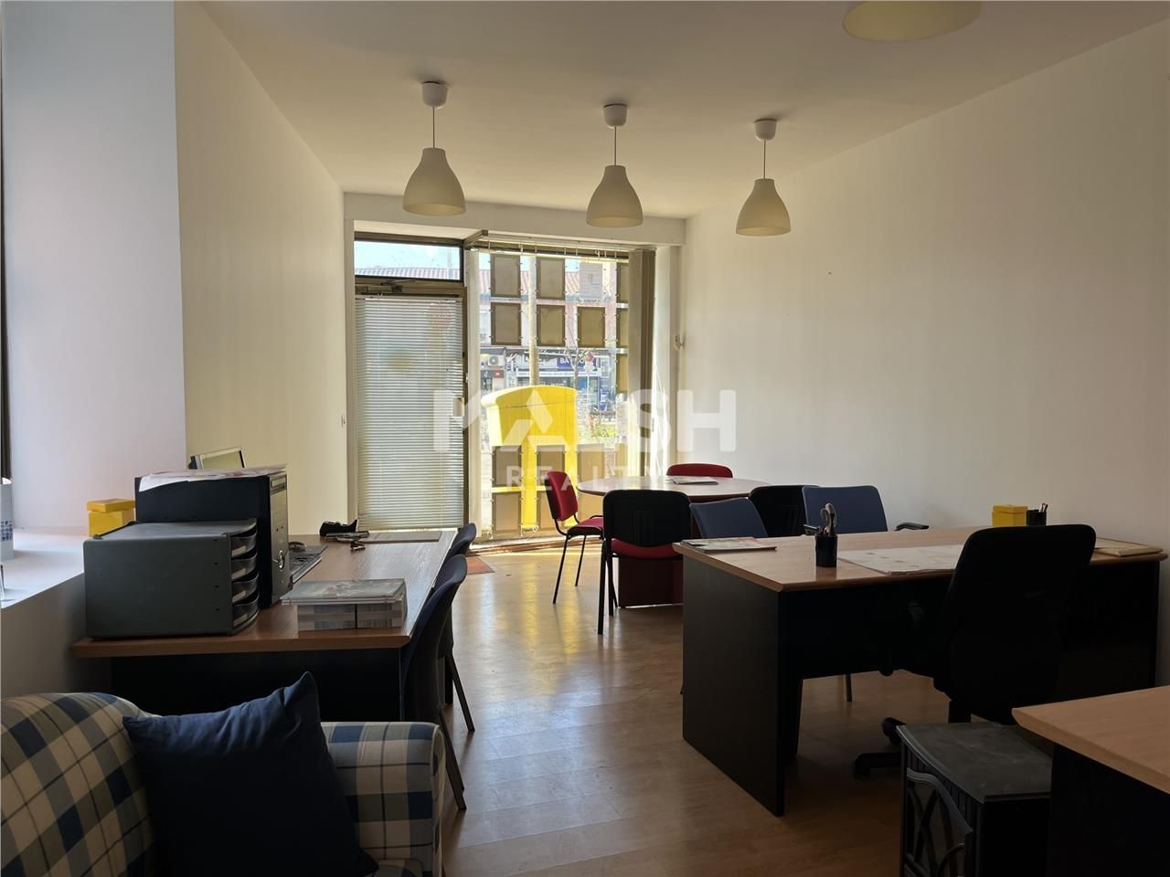 Nous vous proposons à la location un local d'une 