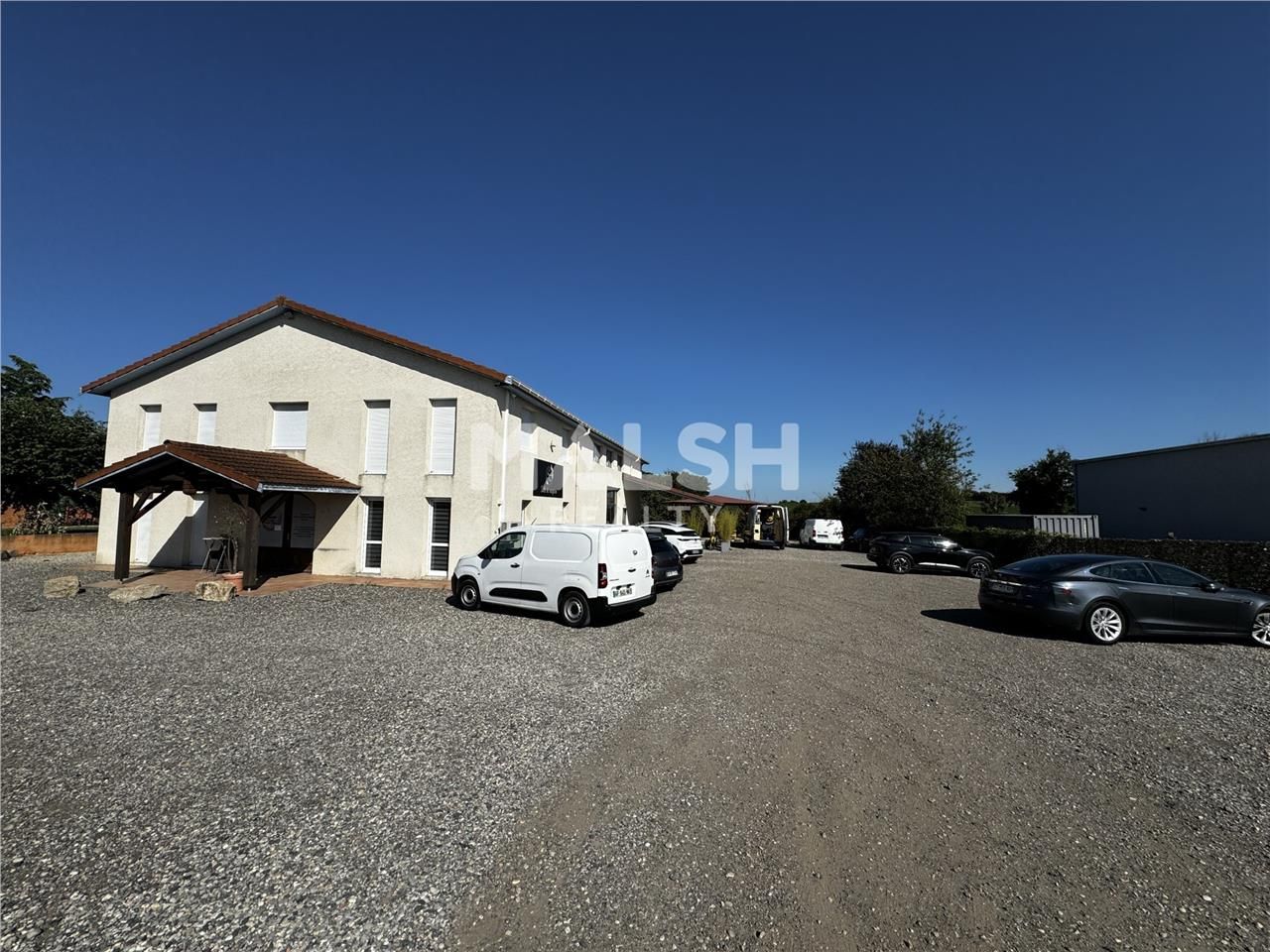 Sur un terrain indépendant et clos de 2 227 m², n