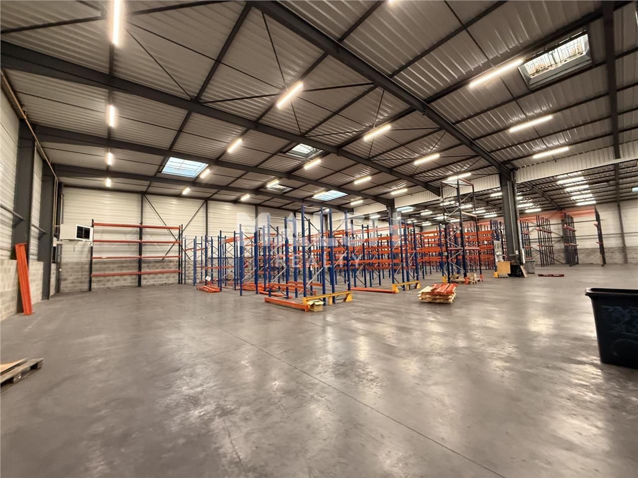 Sur un terrain indépendant et clos de 7 100 m², n