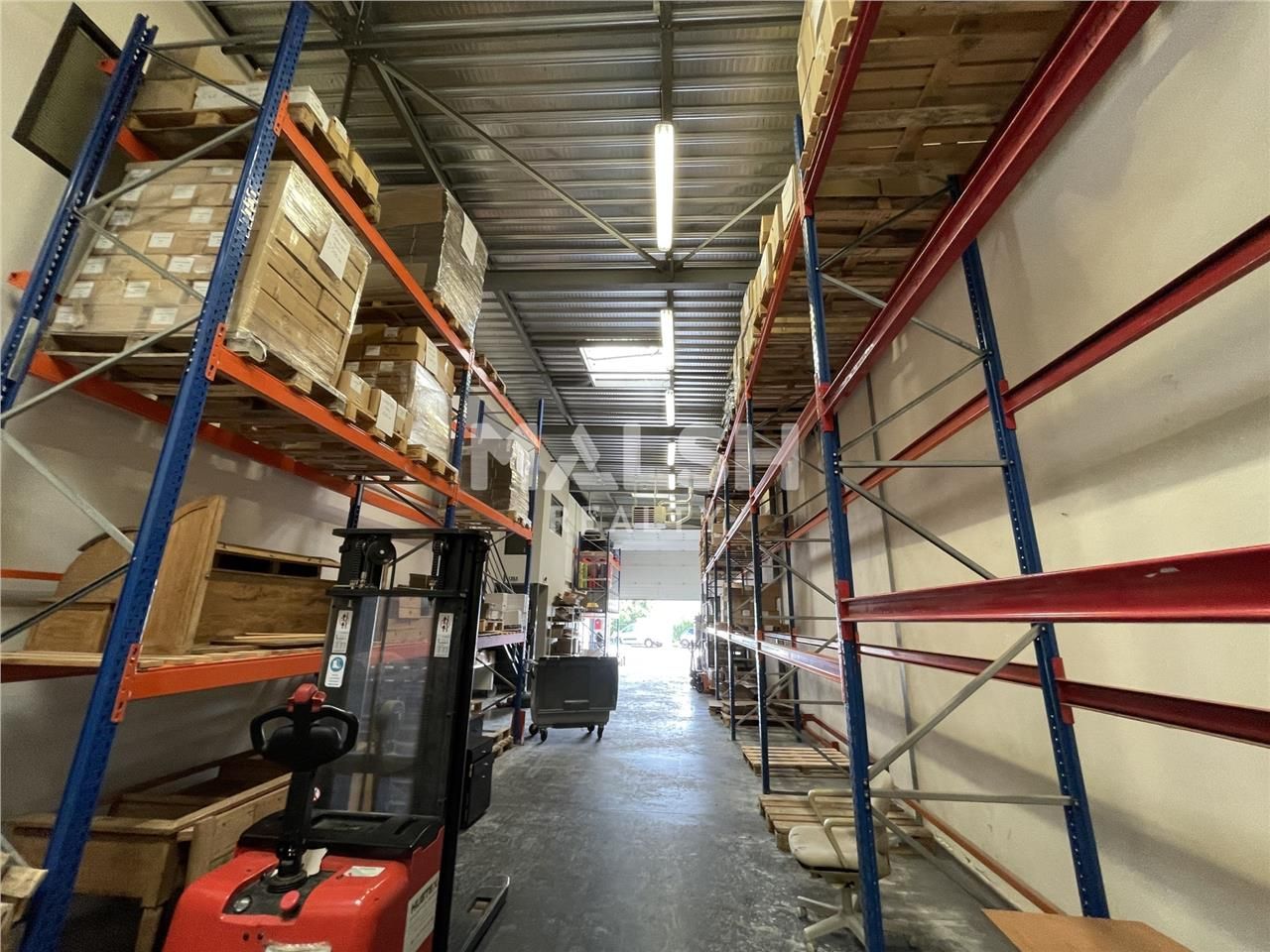 Nous vous proposons à la vente, un local d'activi