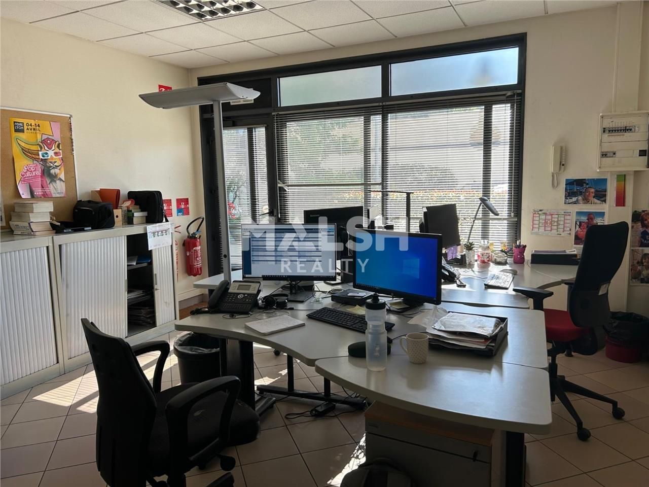 Idéalement situé à proximité immédiate du centre-