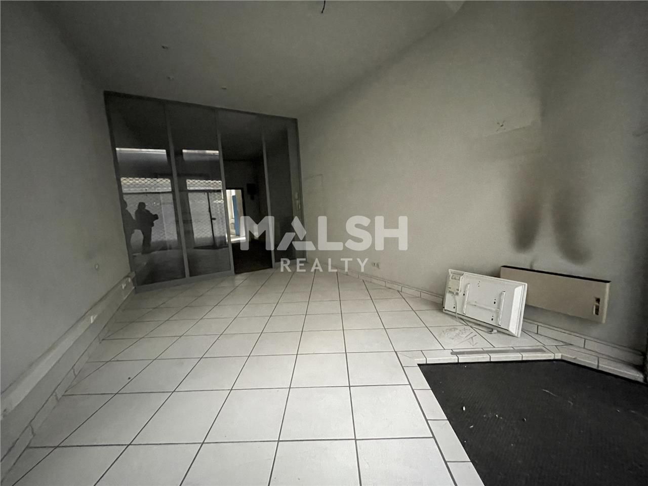 Nous vous proposons à la location un local commer