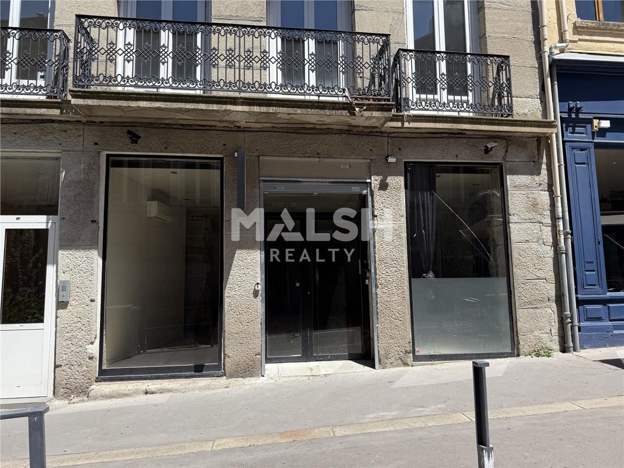 Nous vous proposons à la location un local commer