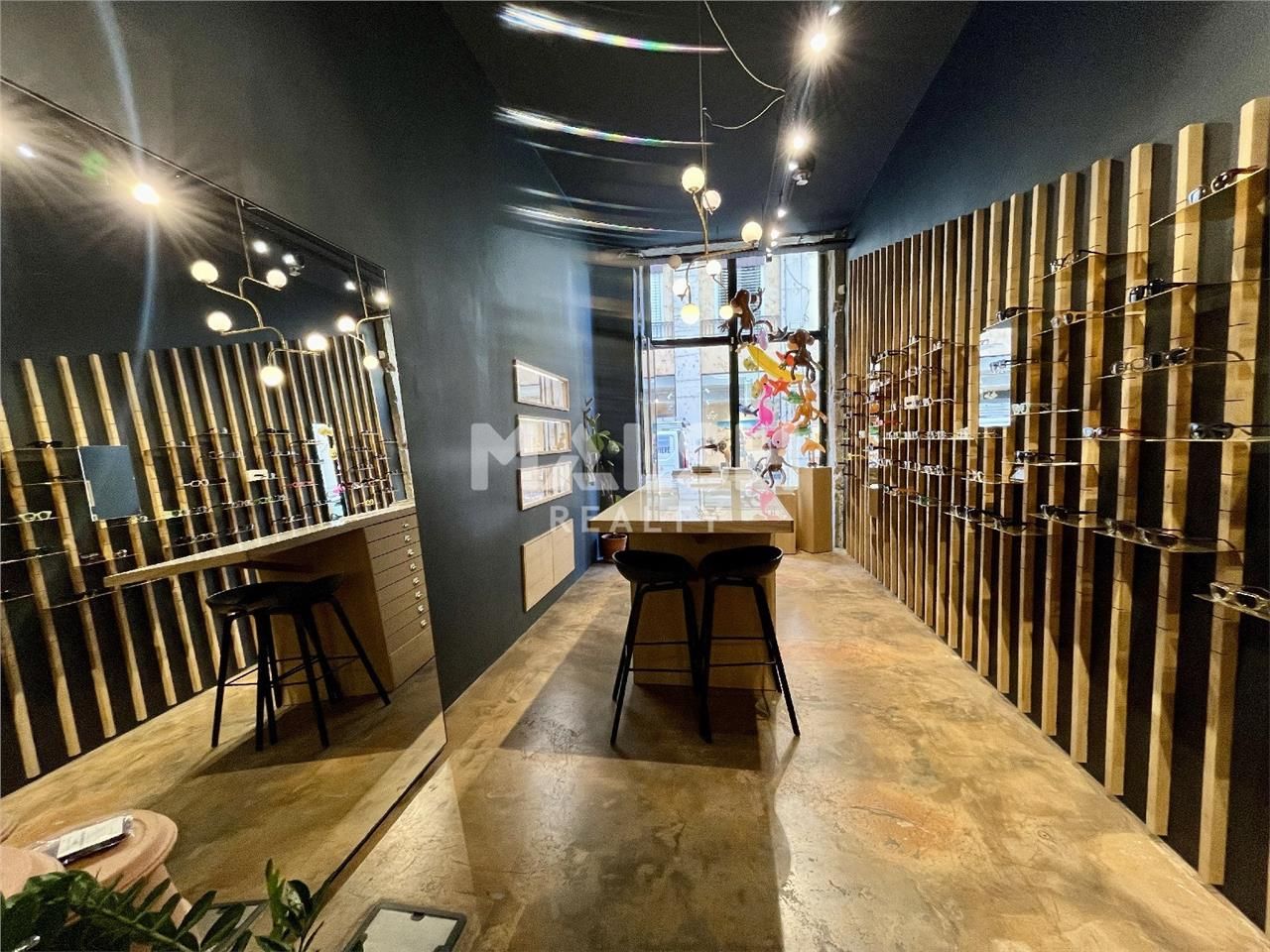 Implantez votre activité à deux pas du théâtre de